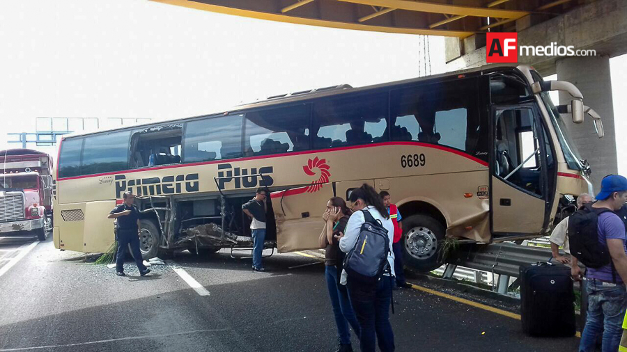 accidente_tequila_zapotlanejo_autobuses_1