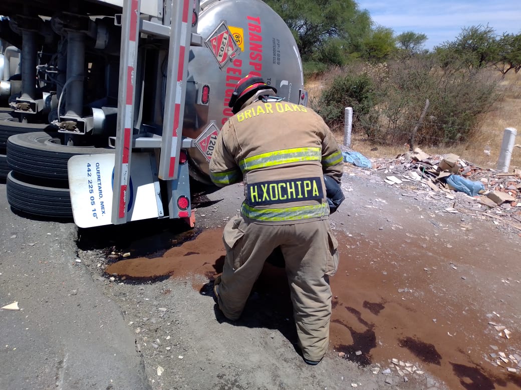 Vuelca Pipa Que Transportaba Gasolina Afmedios Agencia De Noticias