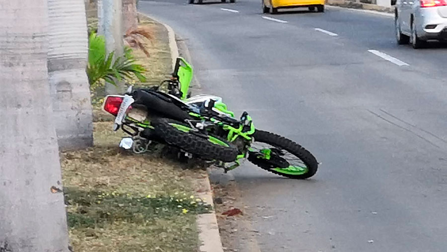 Dos Lesionados Tras Accidente De Moto Sobre Boulevard De Manzanillo