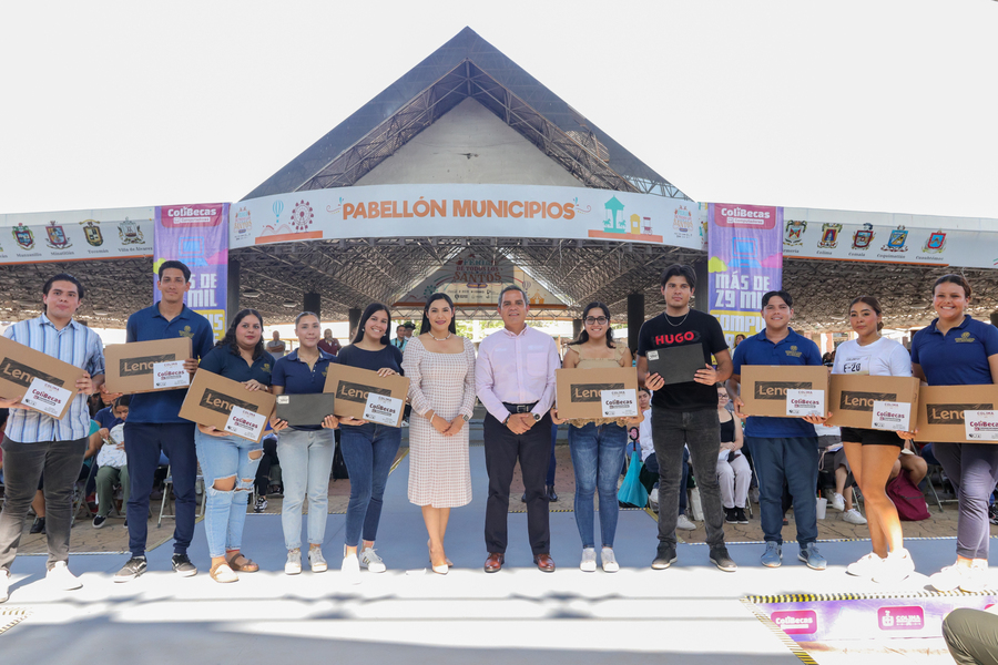 Realizan Primera Entrega De Computadoras A Estudiantes De La UdeC