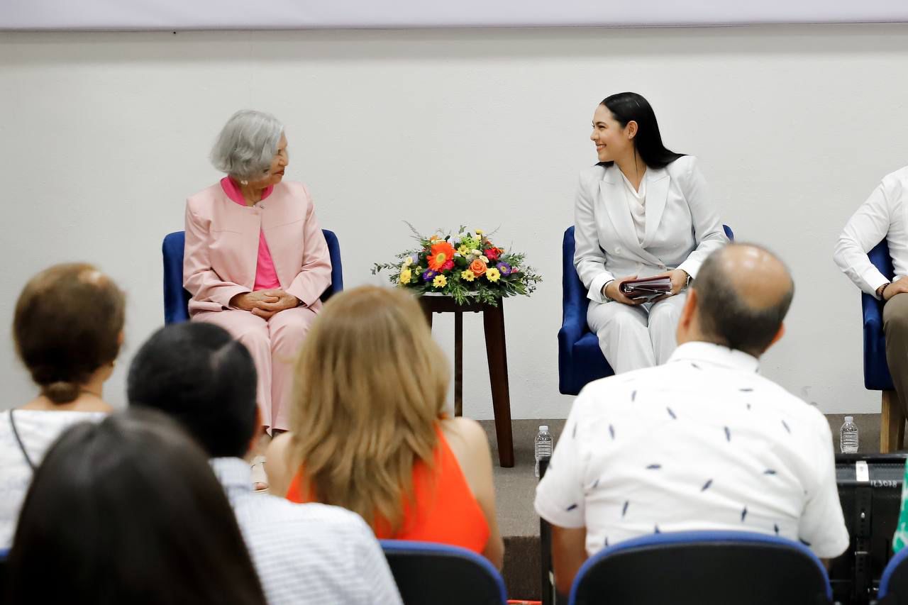 Gobierno de Colima reconoce entrega de la Medalla Gral Lázaro