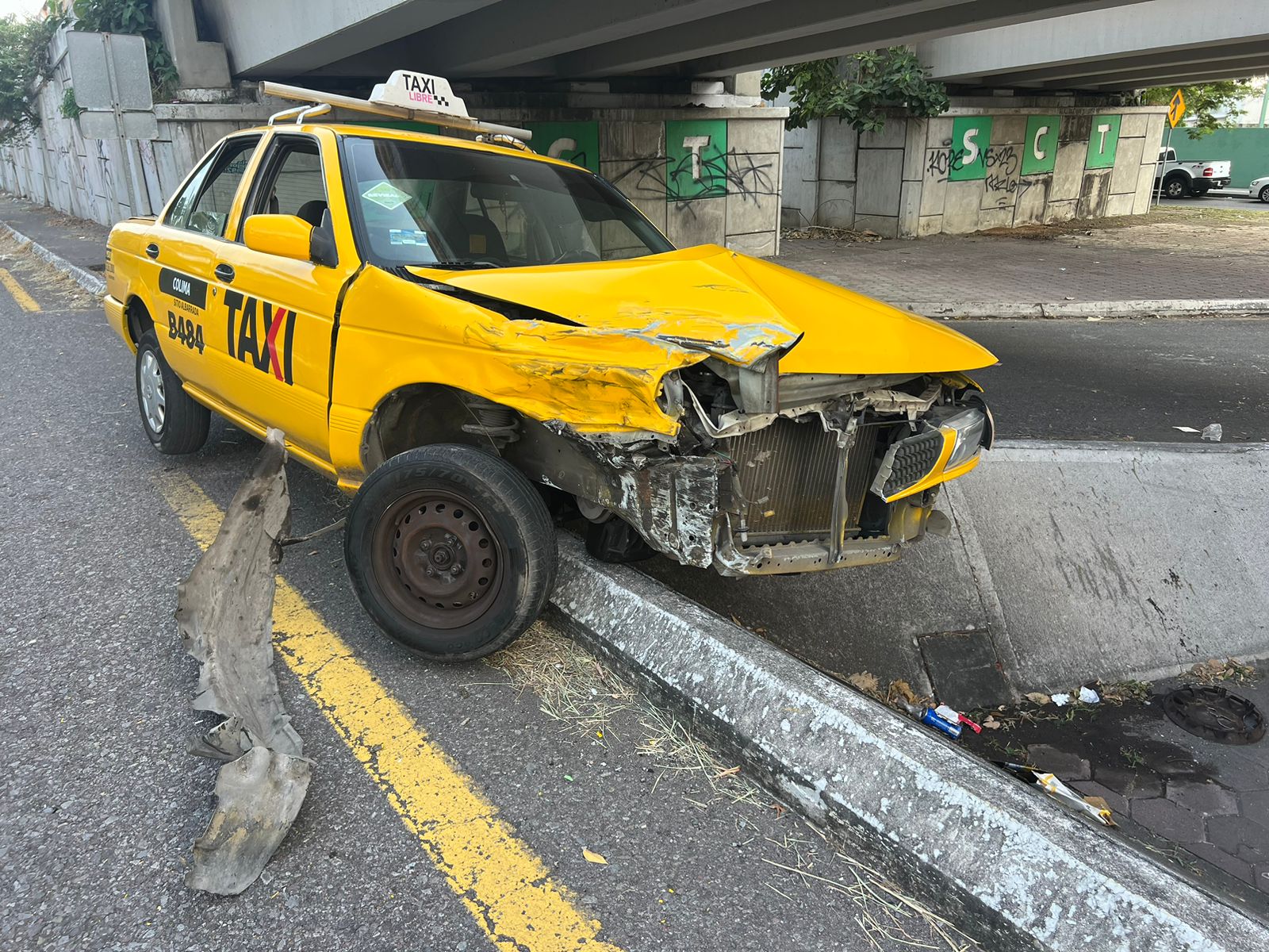 Taxi Y Patrulla Municipal Chocan Taxi Circulaba En Sentido Contrario Afmedios Agencia De