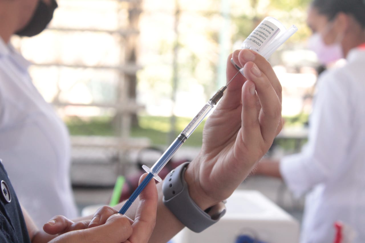 Salud Colima applies vaccination that is vital to prevent COVID-19 and influenza – AFmedios.